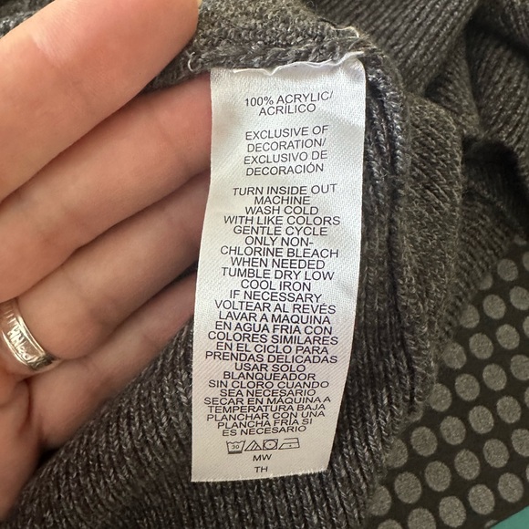 Dockers classic sweater pullover with quarter zipper and long sleeves. Size L. - Picture 12 of 15